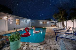 Pool Gamesparking For 5 Cars Sleeps 12 - 3