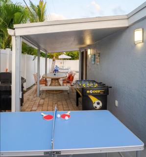 Pool Gamesparking For 5 Cars Sleeps 12 - 7