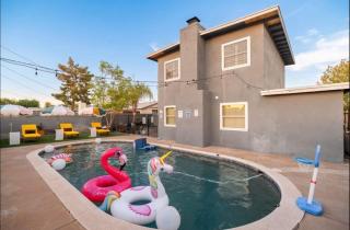 5br With Pool & Backyard Paradisesleeps 10 Guests - 0