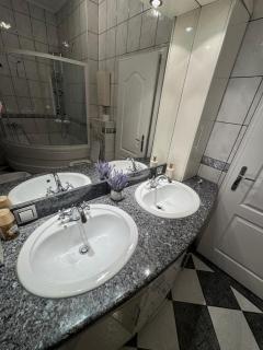 The Central Scene Apartment Sarajevo - Sarajevo - 4