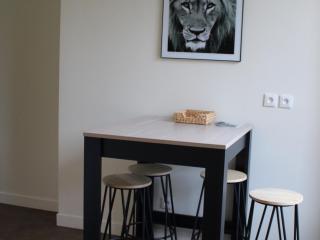 Appartement Central à Briey : 2 Ch, Cuisine équipée, Proche Commerces et Activités - FR-1-584-105 - 3