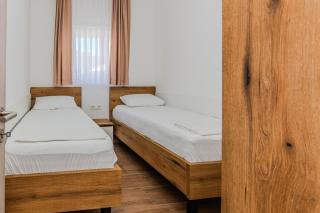 Apartments with parking space Vir - 24843 - 6