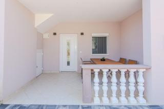 Apartments with parking space Vir - 24843 - 2