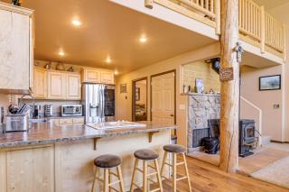Luxe Cabin Retreat, Near Bryce and Zion Natl Parks! - 7