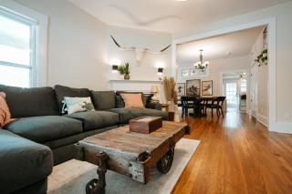 Luxe Farmhouse near Deep Ellum, Downtown & Bishop Arts - 0