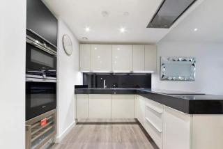 Arcore Premium Apartments Aldgate - 3