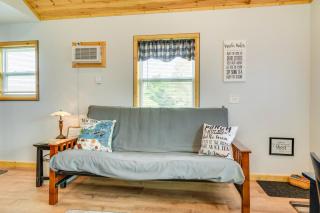 Cozy New York Abode - Porch, Near Fishing and Hiking - - 7