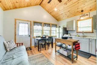 Cozy New York Abode - Porch, Near Fishing and Hiking - - 5
