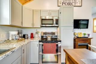 Cozy New York Abode - Porch, Near Fishing and Hiking - - 2
