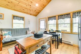 Cozy New York Abode - Porch, Near Fishing and Hiking - - 1