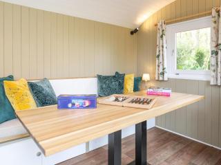 Sybs Farm Shepherds Hut - Fernhurst - 2