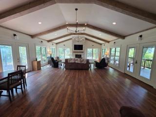Hummingbird Cabin with a private hot tub - Bryant - 5