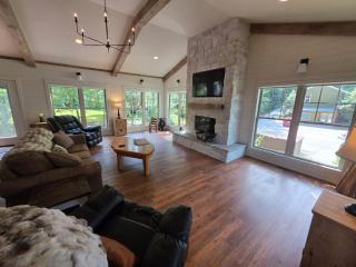 Hummingbird Cabin with a private hot tub - Bryant - 4