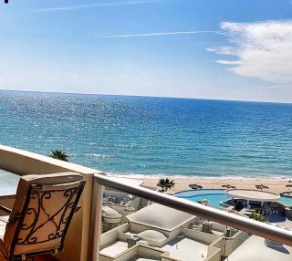 Beachfront Condo on Sandy Beach, Las Palmas Resort, 24hrs Security, Free Parking, Free Wi-Fi - 0