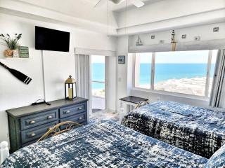 Beachfront Condo on Sandy Beach, Las Palmas Resort, 24hrs Security, Free Parking, Free Wi-Fi - 4