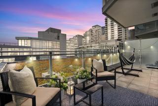 Luxury Waterfront Suite with City Views and AC - Calgary - 0