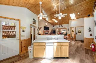 Wren's Nest and Hot-Tub, Games with Best Location! - Big Bear Lake - 5