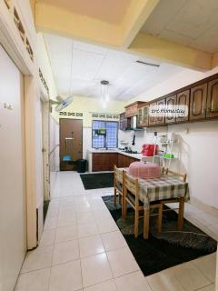 ZRC Homestay - Teluk Panglima Garang - 2