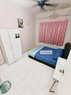 ZRC Homestay - Teluk Panglima Garang - 1