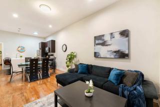 Spacious Pilsen 4 Bed 4 Bath Family Retreat - 0