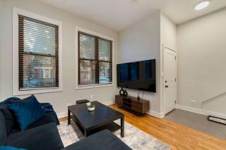 Spacious Pilsen 4 Bed 4 Bath Family Retreat - 5