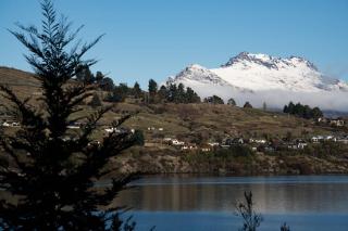 Gorgeous 3 Bedroom Central Lake Views - 7