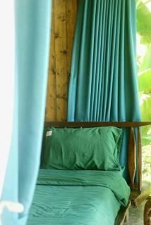 Làng Nhỏ - Hồ Láng Nhớt Resort with Nature Life - 8