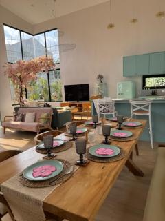 Experience Elements CherryBlossoms, Pool,SunRoom - Silang - 6