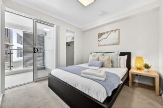 Sunny Stay in Rockingham 2BR Apartment Close to Beach Shops & Parks - 1