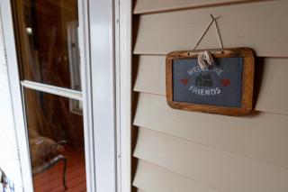 Bear Paw Inn - - 6