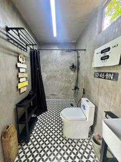 The Tin Cabin Luxury Camper - Indang - 8