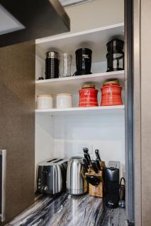 Modern Home, Free Parking, Walk Everywhere - 3