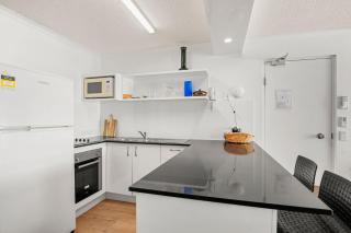 Lindomare Unit 17, 11 Orvieto Tce, Kings Beach - Caloundra - 2