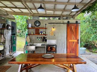 The Tin Cabin Luxury Camper - Indang - 4