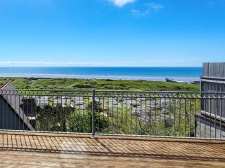 Pendine Beach Apartment - 4