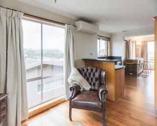 Home & Away at Coles Beach - Devonport - 5