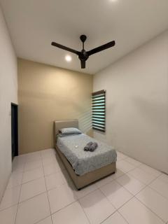 Alamanda Homestay Kuching by Mimpi B&B - Kuching - 3