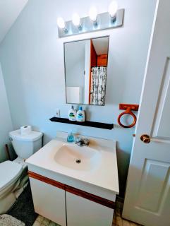 Alert Bay, Spacious Executive Suite with Panoramic Ocean Views - Alert Bay - 3