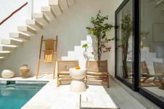 Villa Romance - 1