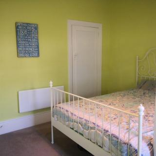 6min to CBD - Private & Quiet Affordable Apartment - 6