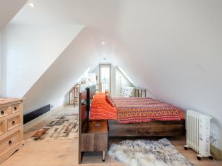 The Studio - Woolland - 3