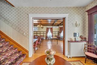 Marmora and Lake Inn Honeymoon Suite - 6