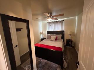 Authentic Remodeled Taber Street Railroad House - 3