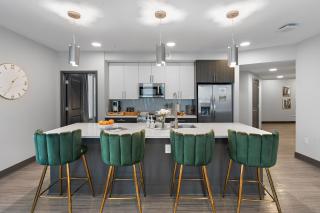 Gym & Heated Pool- Mins To Broadway & Music Row - 1