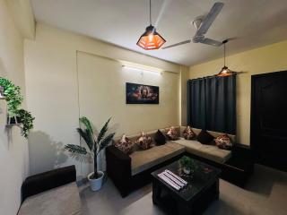 Cozy Modern Stay in the Heart of Ghaziabad - 4