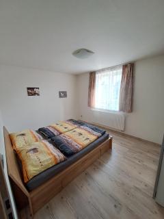 H apartment - - 4