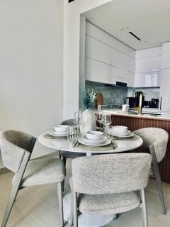 Soft Toned 1BR Retreat with Pool, Gym and Parking! - 4