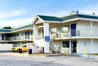 Motel 6-Austin, TX - North Central - Austin - 9