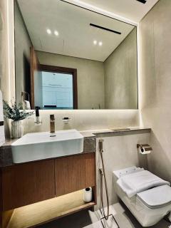 Soft Toned 1BR Retreat with Pool, Gym and Parking! - 1