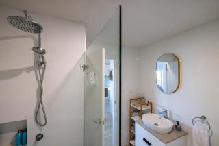 Copa TreeTops - Romance Elevated Escape to the Treetops Above Copacabana Beach - Copacabana - 8